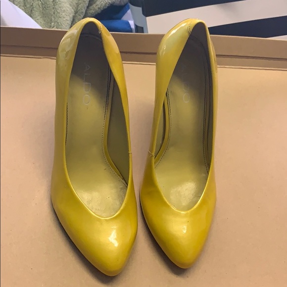 Heels - Picture 2 of 4